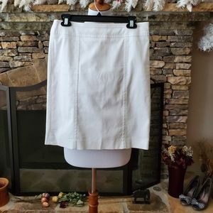 EUC/ TALBOTS Classic White Structured Skirt